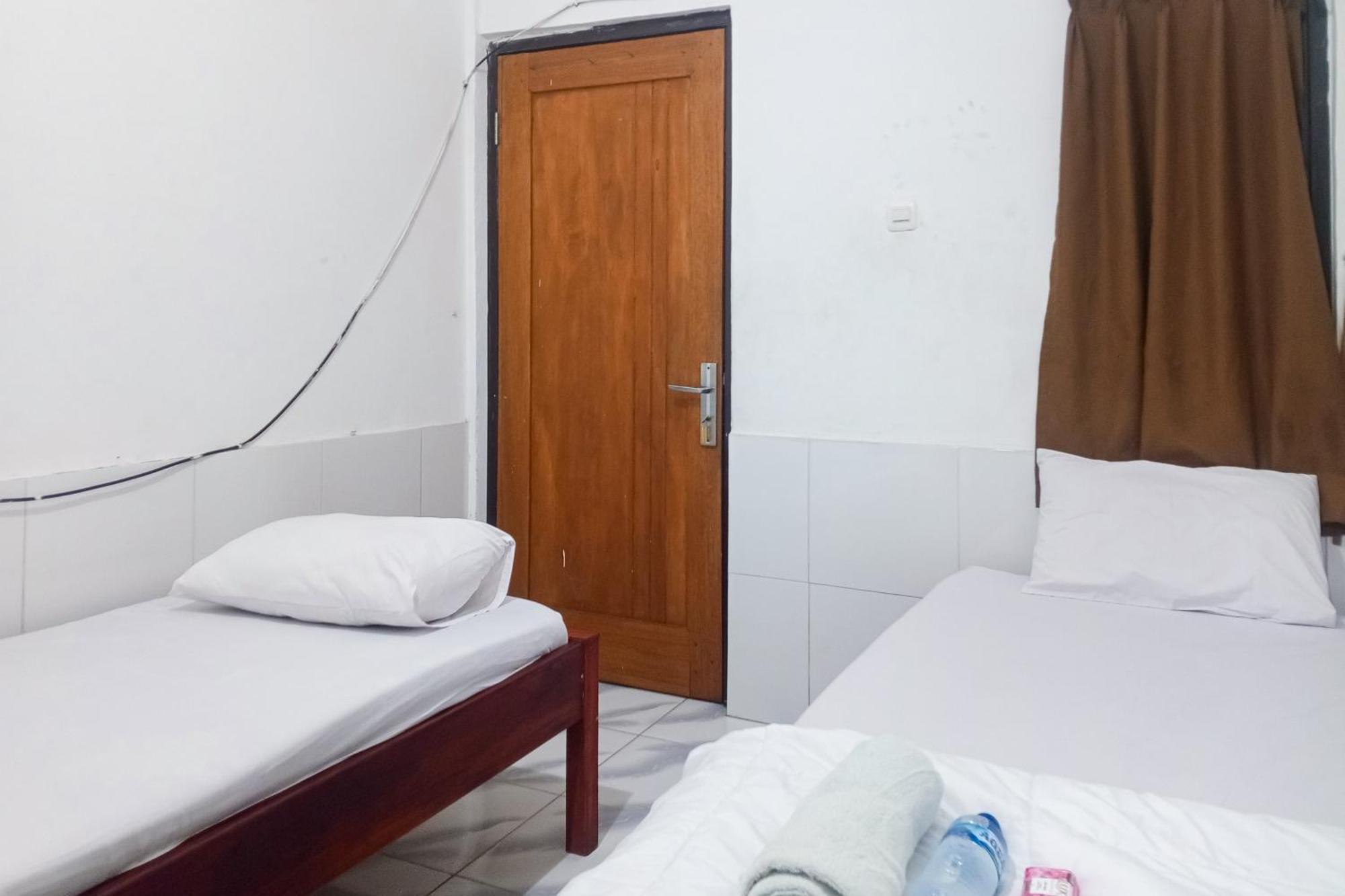 Отель Malibu Syariah Bogor Redpartner Экстерьер фото